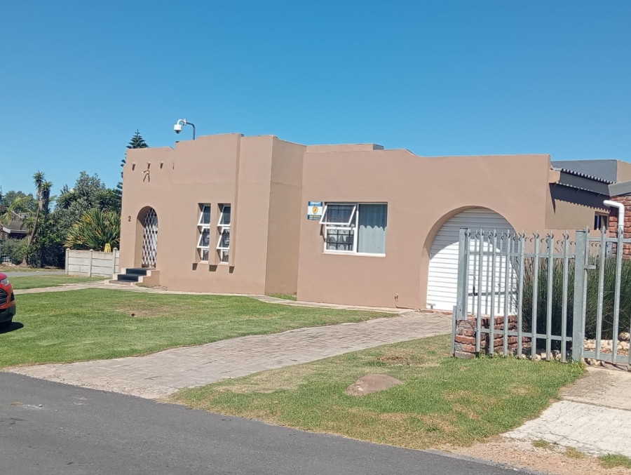 3 Bedroom Property for Sale in Wavecrest Eastern Cape